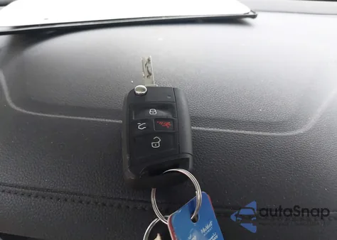 2024 Volkswagen Jetta 1.5T S z USA, uszkodzony, nr VIN 3VW5M7BU6RM022031